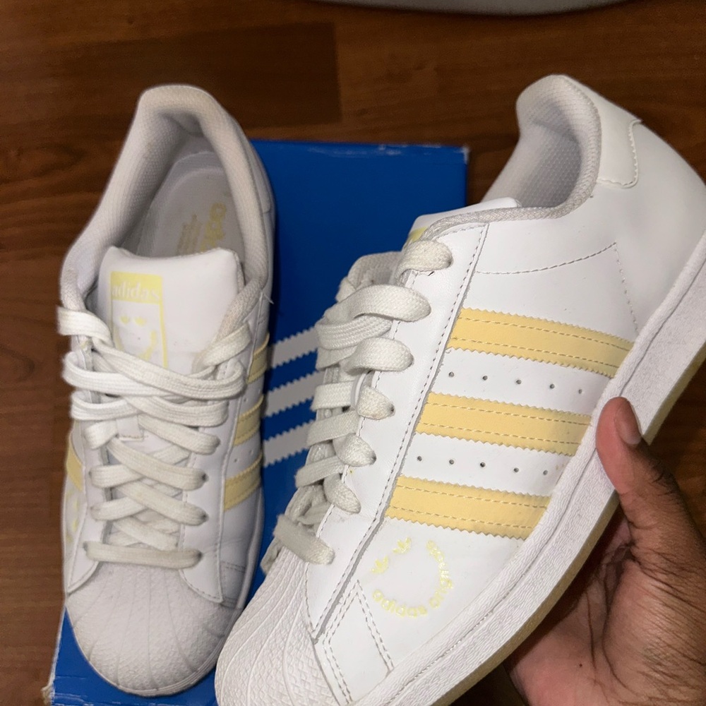 Adidas Wmns Superstar ‘White Easy Yellow’